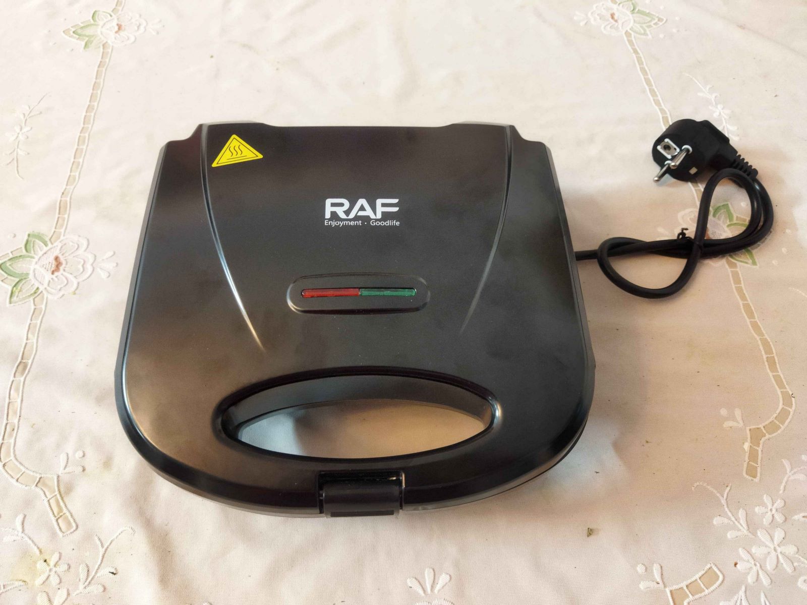 ساندویچ ساز دو کاره راف المان